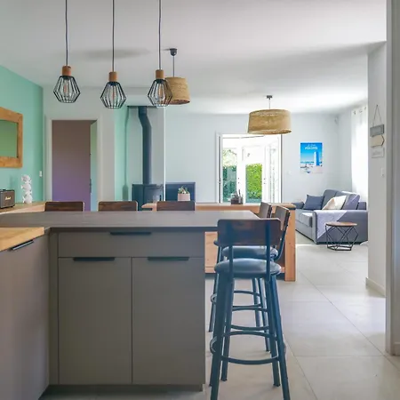 Prázdninový dům Maison Lumineuse Avec Veranda Et Jardin - 8 Personnes *