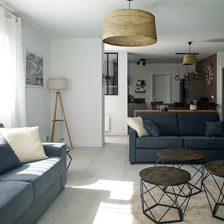 Maison Lumineuse Avec Veranda Et Jardin - 8 Personnes Holiday home Les Sables-d'Olonne