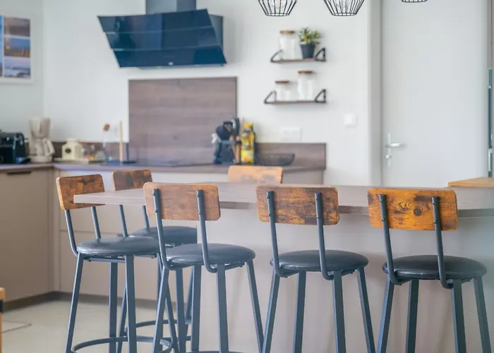 Maison Lumineuse Avec Veranda Et Jardin - 8 Personnes